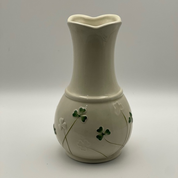 White Vase with Green Clover Design - Picture 1 of 5